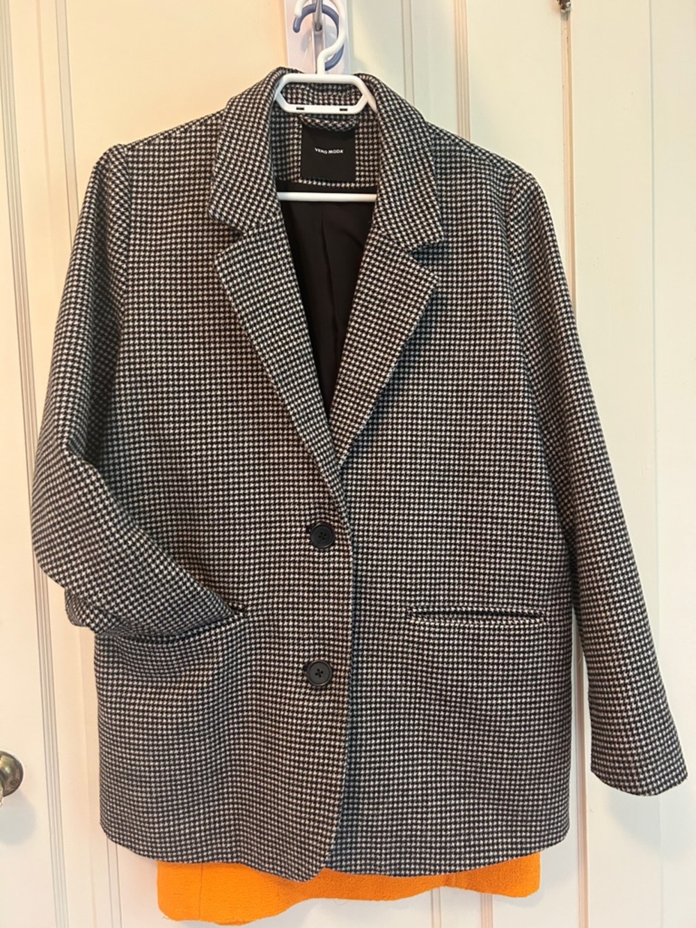 Vero Moda Black and White Checked Blazer